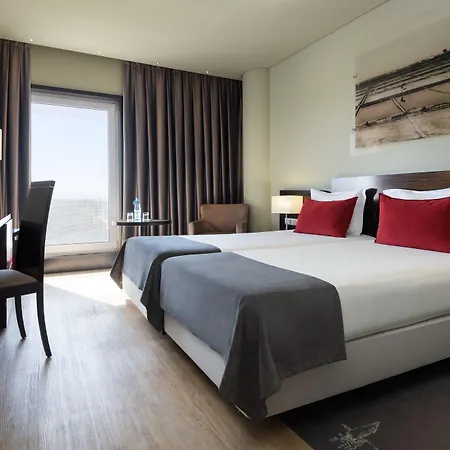 Melia Ria & Отель Авейру